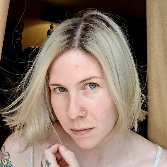 Meet your Posher, Renee - Picture 1 of 1